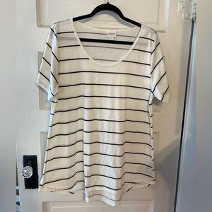 LulaRoe Perfect T